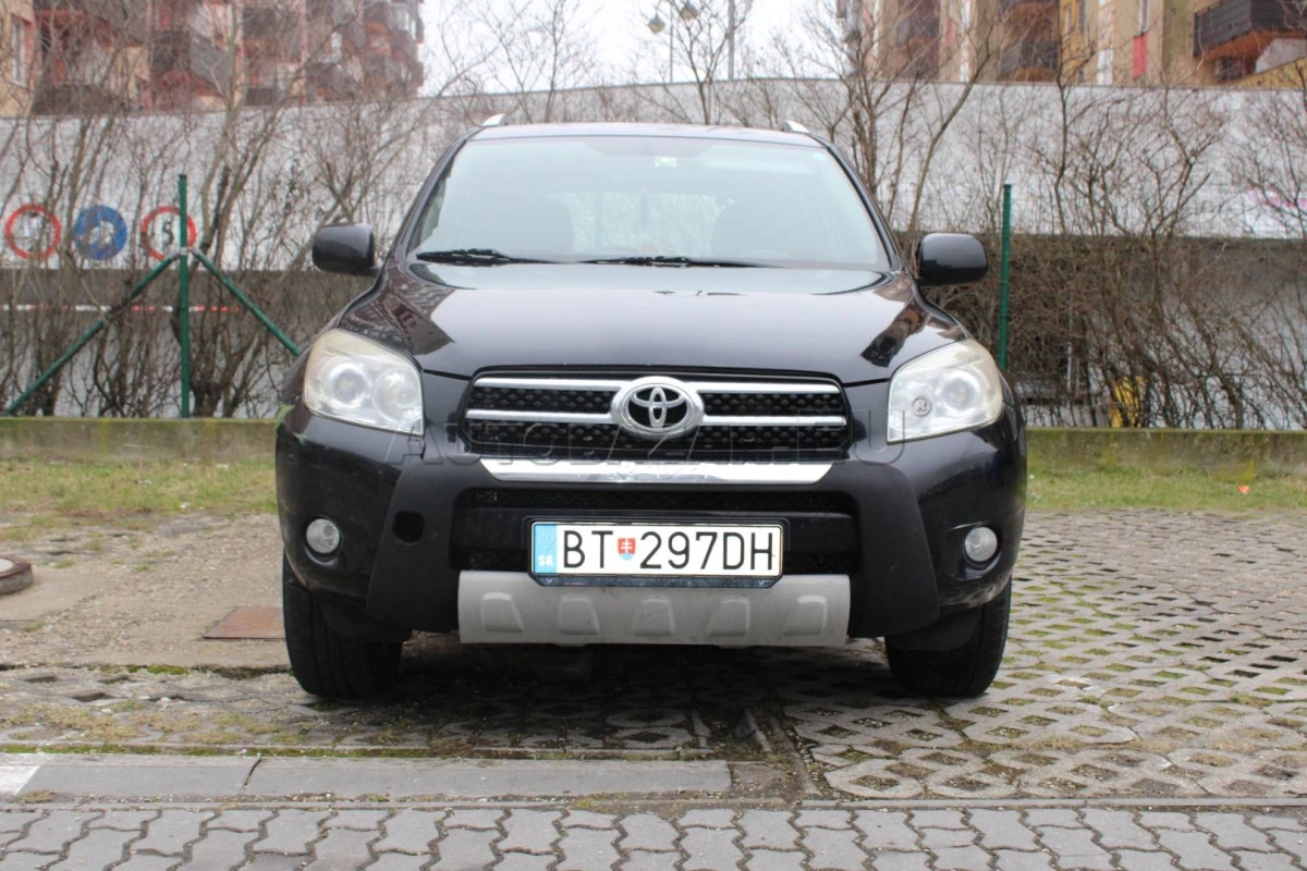 Toyota RAV4 2.2 D-4D 135 Base